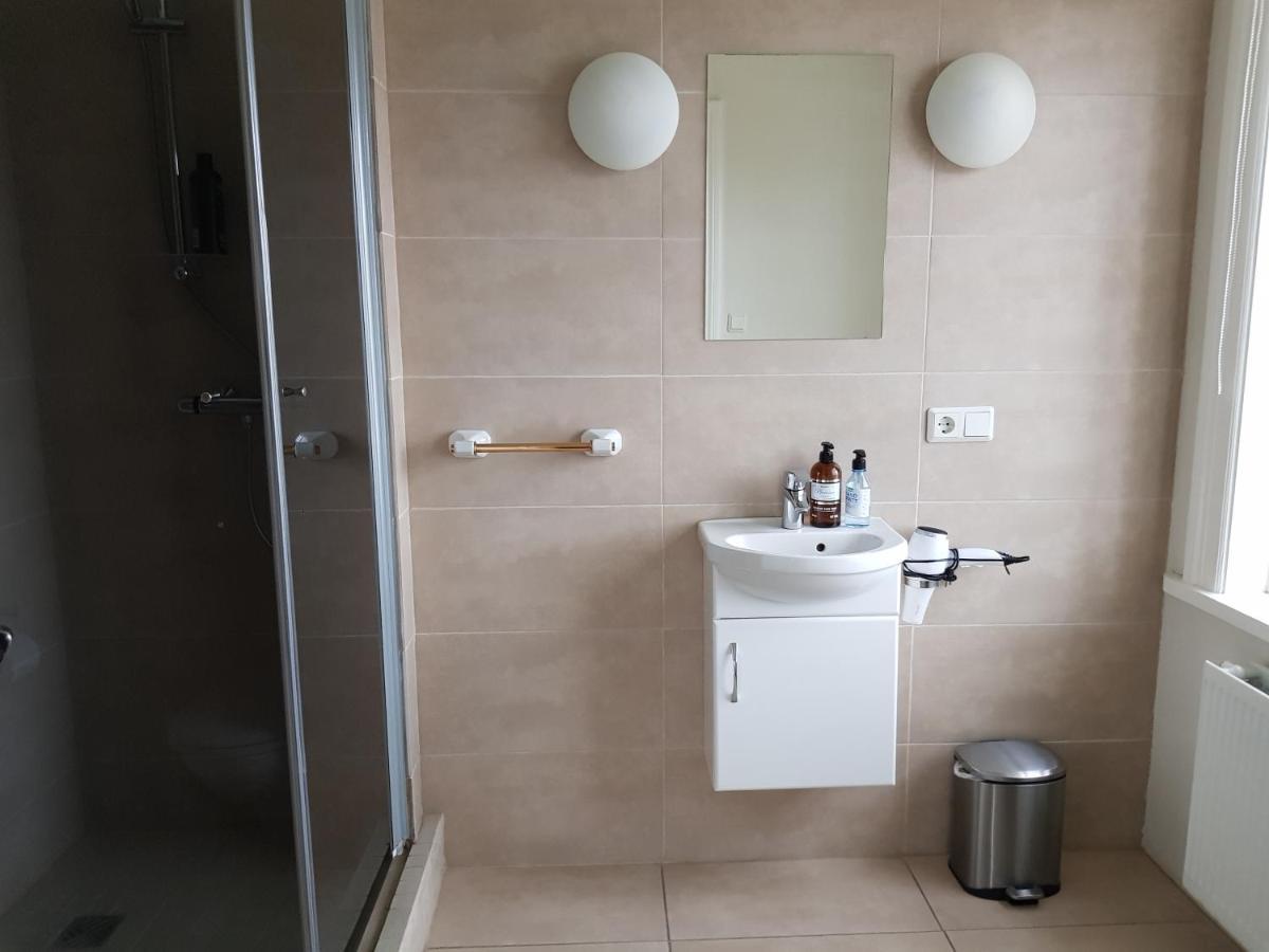 Fe Gisting Hotel Akureyri Bagian luar foto