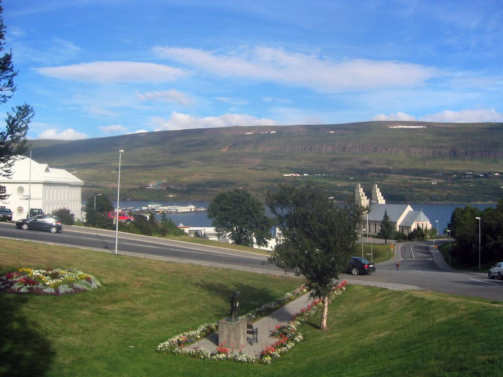 Fe Gisting Hotel Akureyri Bagian luar foto